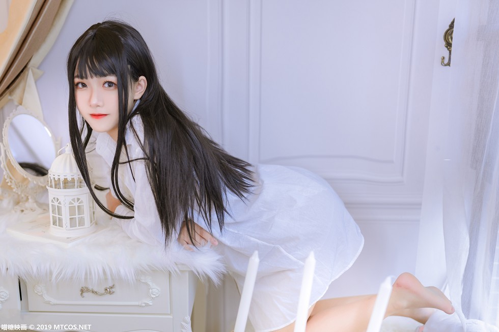 [喵糖映画]Vol.061_嫩模lovely呆玄私房性感男友白衬衣秀白嫩美腿迷人写真40P