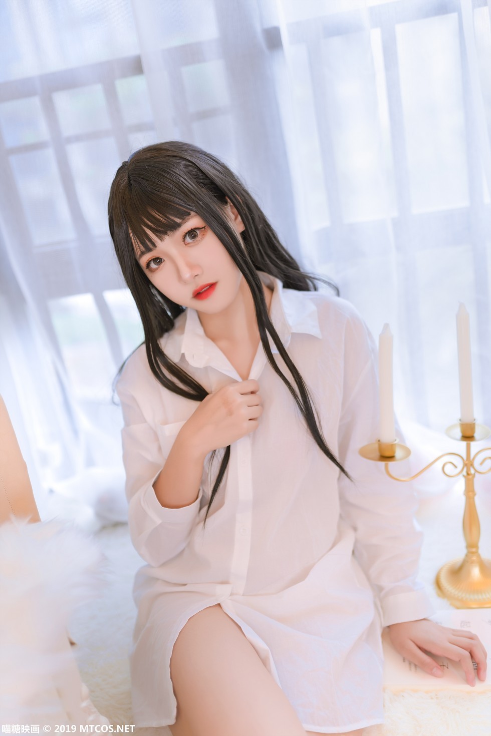 [喵糖映画]Vol.061_嫩模lovely呆玄私房性感男友白衬衣秀白嫩美腿迷人写真40P