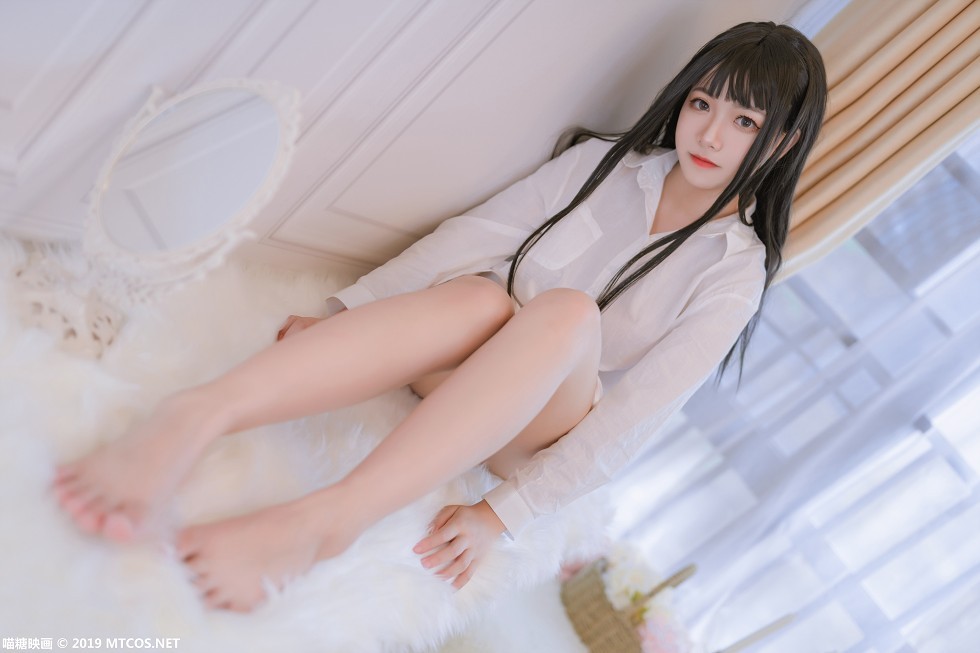 [喵糖映画]Vol.061_嫩模lovely呆玄私房性感男友白衬衣秀白嫩美腿迷人写真40P
