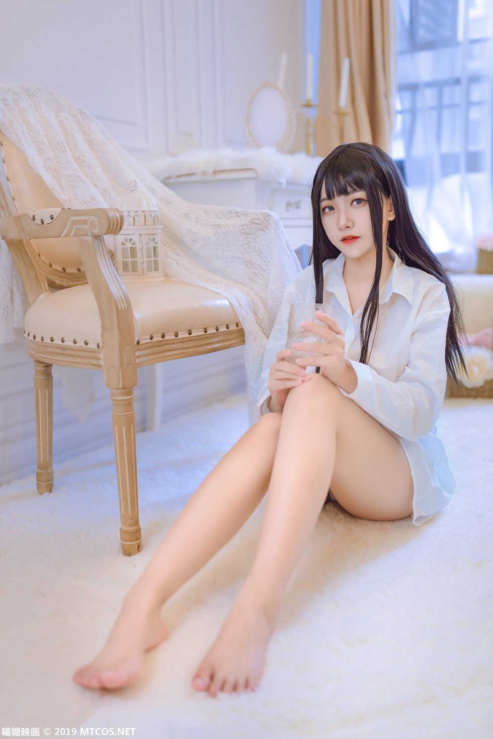 [喵糖映画]Vol.061_嫩模lovely呆玄私房性感男友白衬衣秀白嫩美腿迷人写真40P