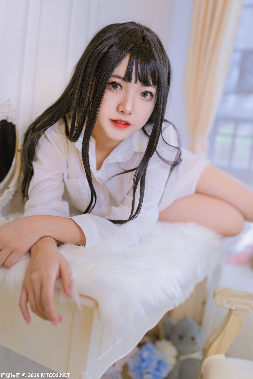 [喵糖映画]Vol.061_嫩模lovely呆玄私房性感男友白衬衣秀白嫩美腿迷人写真40P