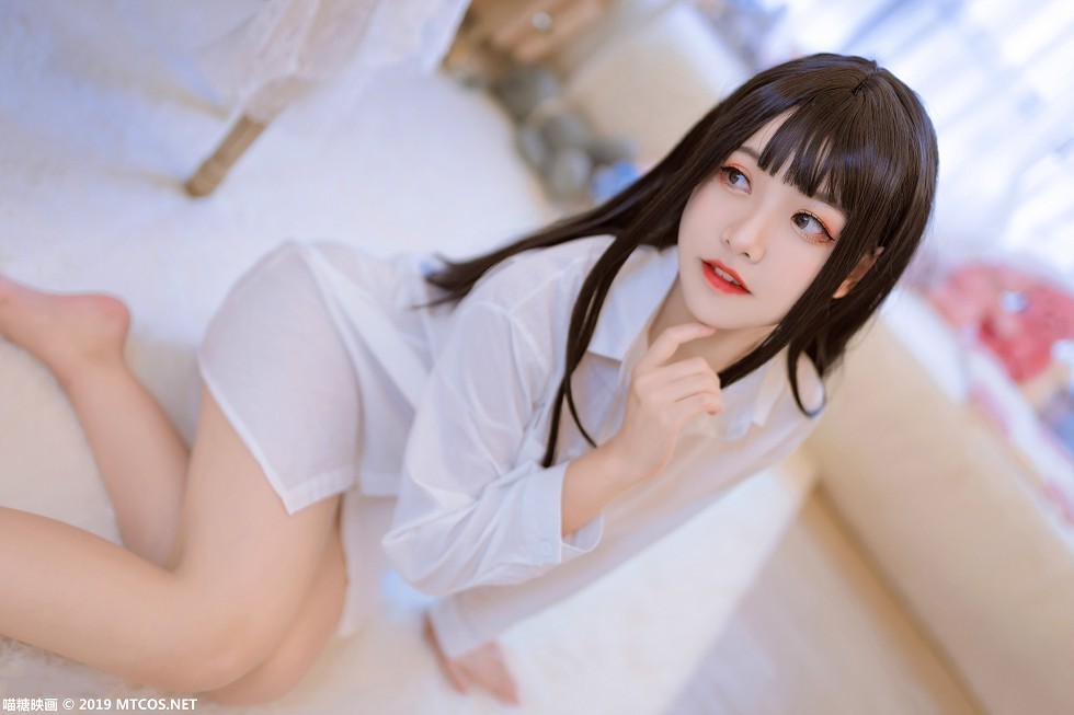 [喵糖映画]Vol.061_嫩模lovely呆玄私房性感男友白衬衣秀白嫩美腿迷人写真40P