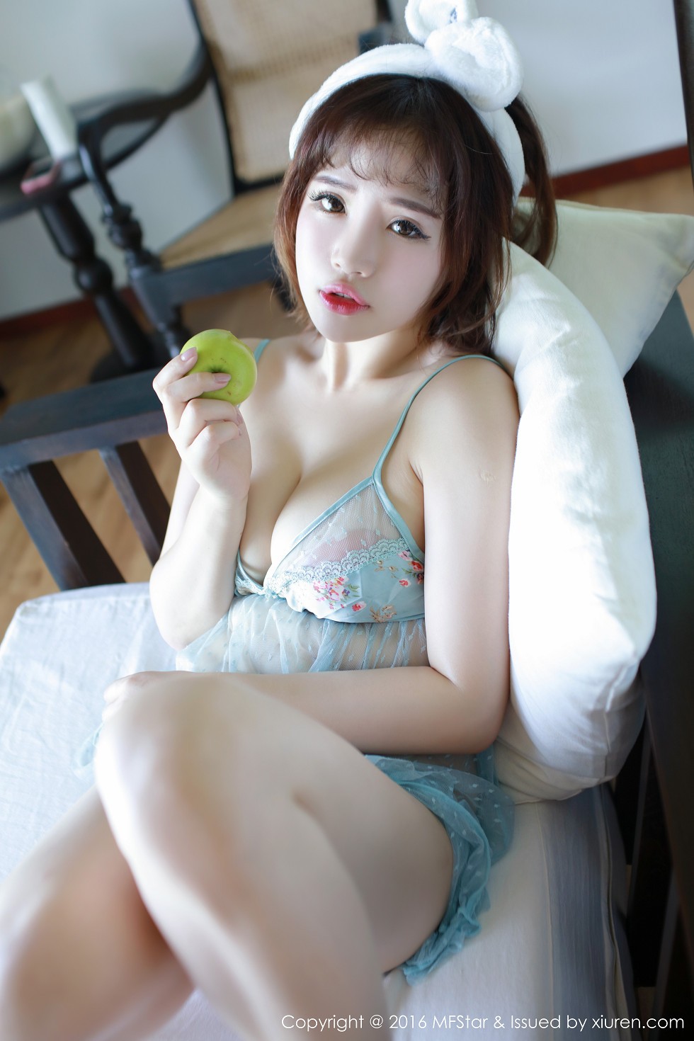 [MFStar模范学院]Vol.049_嫩模徐cake马尔代夫旅拍蓝色透视情趣睡衣完美诱惑51P
