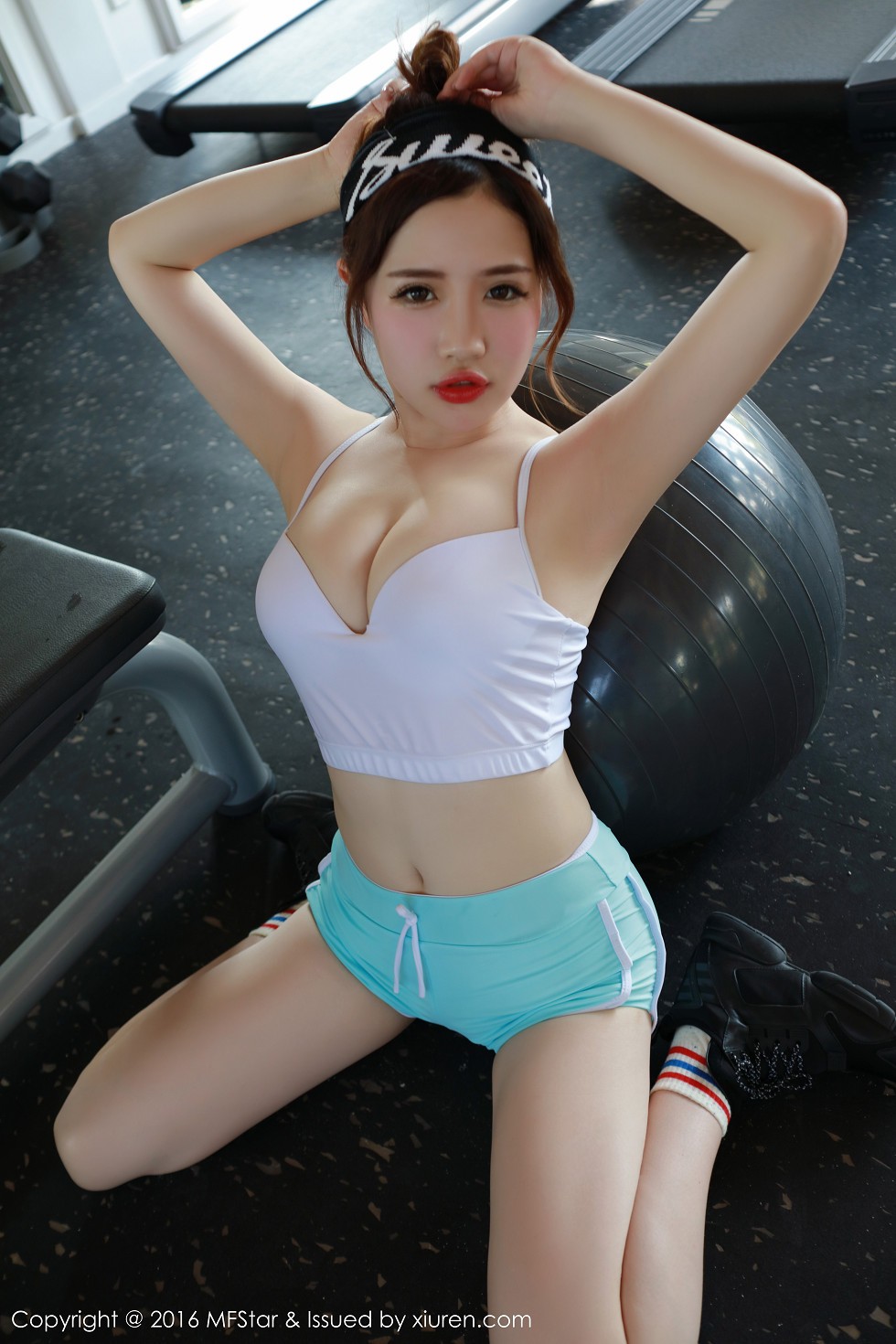 [MFStar模范学院]Vol.056_嫩模徐cake马尔代夫旅拍运动风内衣秀白嫩豪乳写真52P