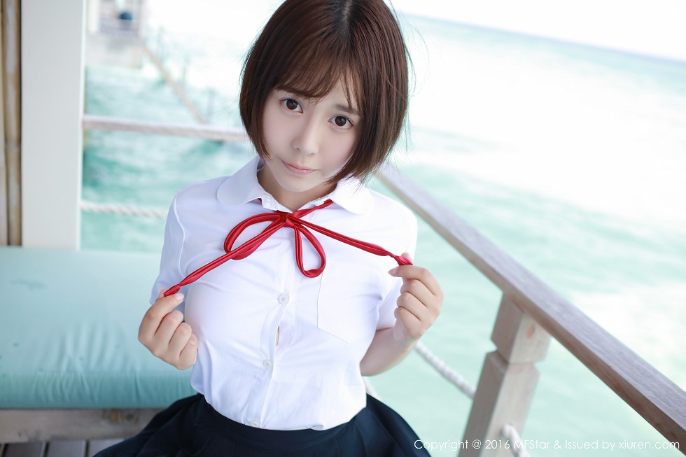 [MFStar模范学院]Vol.057_Evelyn艾莉马尔代夫旅拍性感比基尼白嫩肌肤写真53P