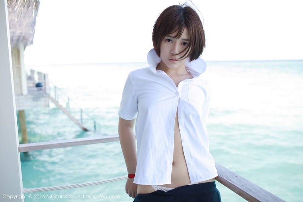[MFStar模范学院]Vol.057_Evelyn艾莉马尔代夫旅拍性感比基尼白嫩肌肤写真53P