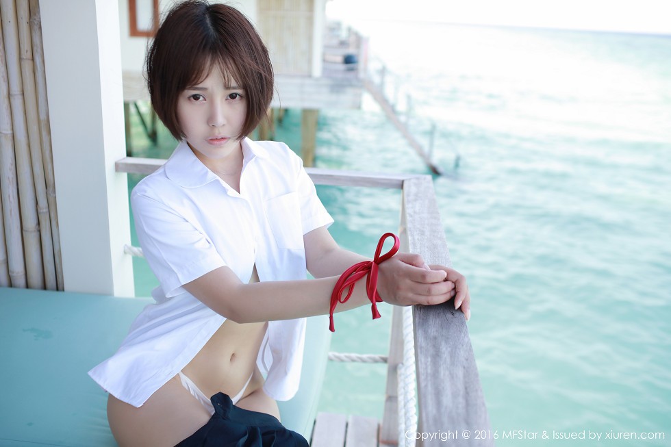 [MFStar模范学院]Vol.057_Evelyn艾莉马尔代夫旅拍性感比基尼白嫩肌肤写真53P