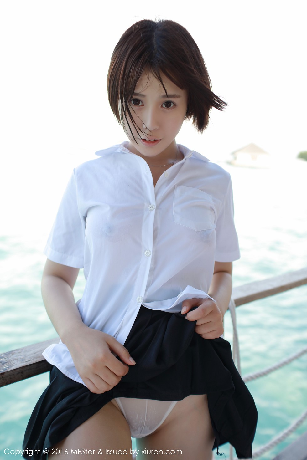 [MFStar模范学院]Vol.057_Evelyn艾莉马尔代夫旅拍性感比基尼白嫩肌肤写真53P