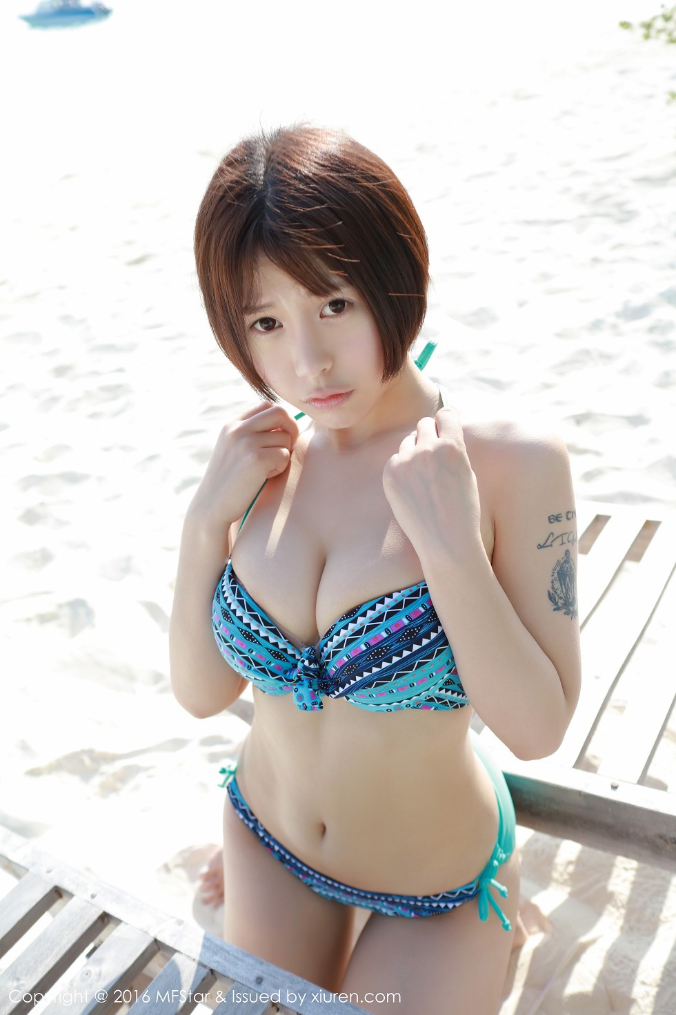 [MFStar模范学院]Vol.057_Evelyn艾莉马尔代夫旅拍性感比基尼白嫩肌肤写真53P