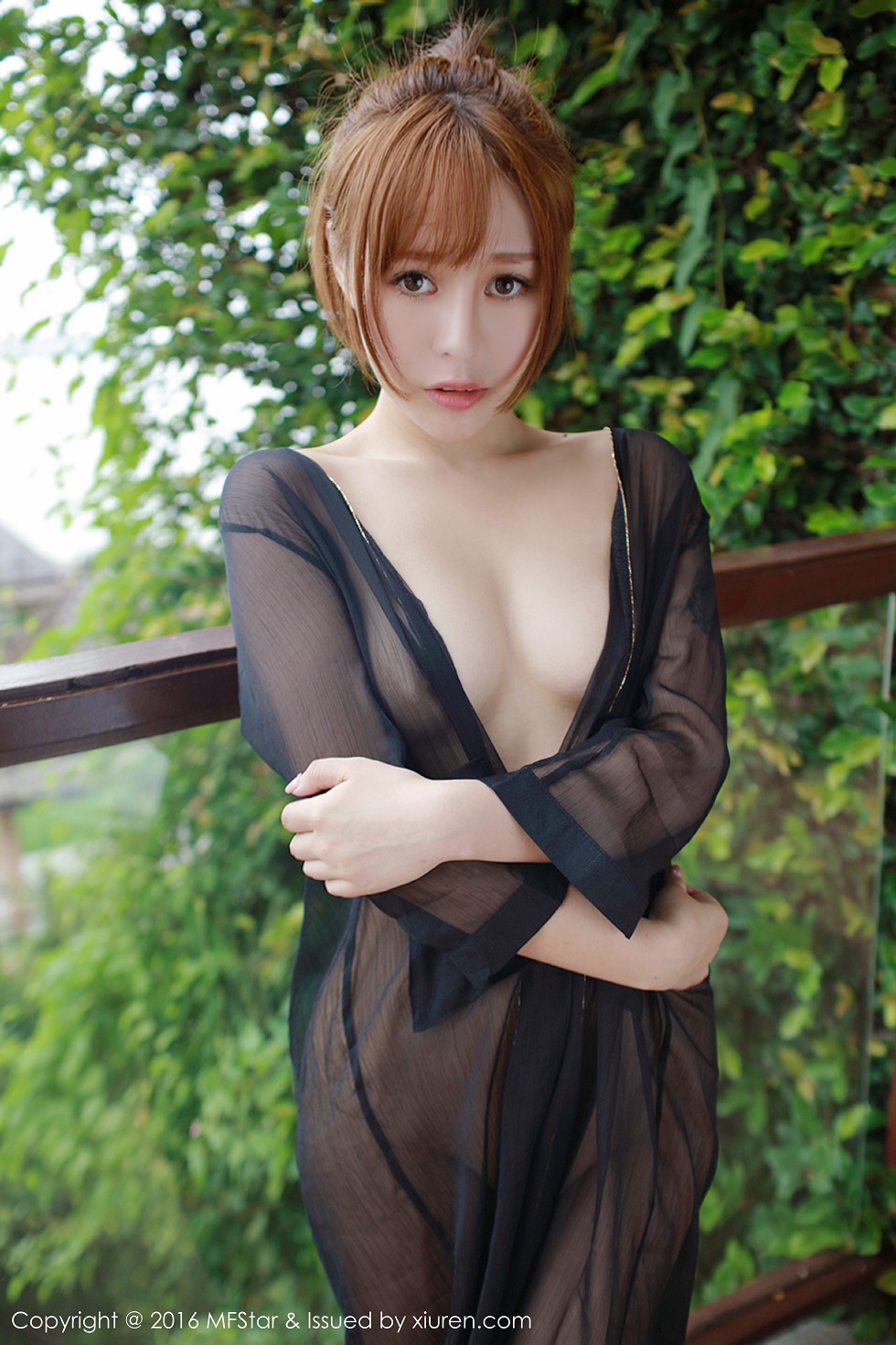 [MFStar模范学院]Vol.061_Evelyn艾莉泰国心愿旅拍浴缸里黑纱湿身诱惑写真55P