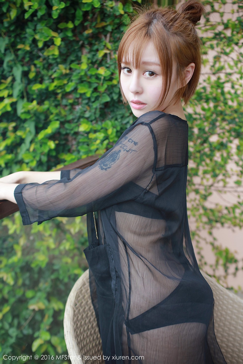 [MFStar模范学院]Vol.061_Evelyn艾莉泰国心愿旅拍浴缸里黑纱湿身诱惑写真55P