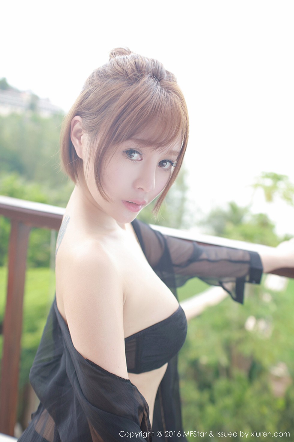 [MFStar模范学院]Vol.061_Evelyn艾莉泰国心愿旅拍浴缸里黑纱湿身诱惑写真55P