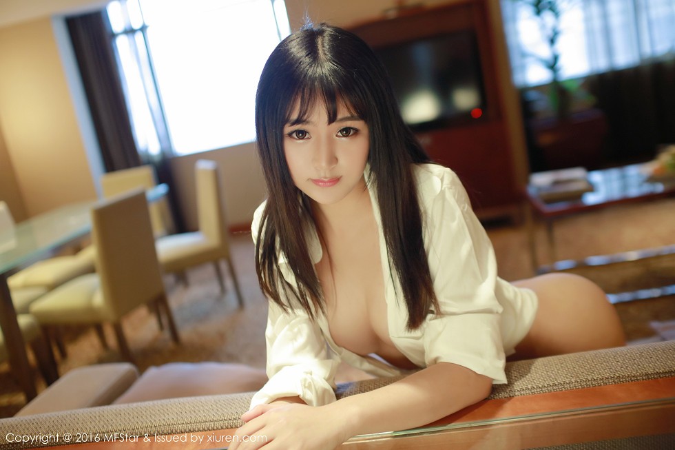 [MFStar模范学院]Vol.064_甜美女生思淇Sukiiii白嫩肌肤诱惑美乳前凸后翘写真52P