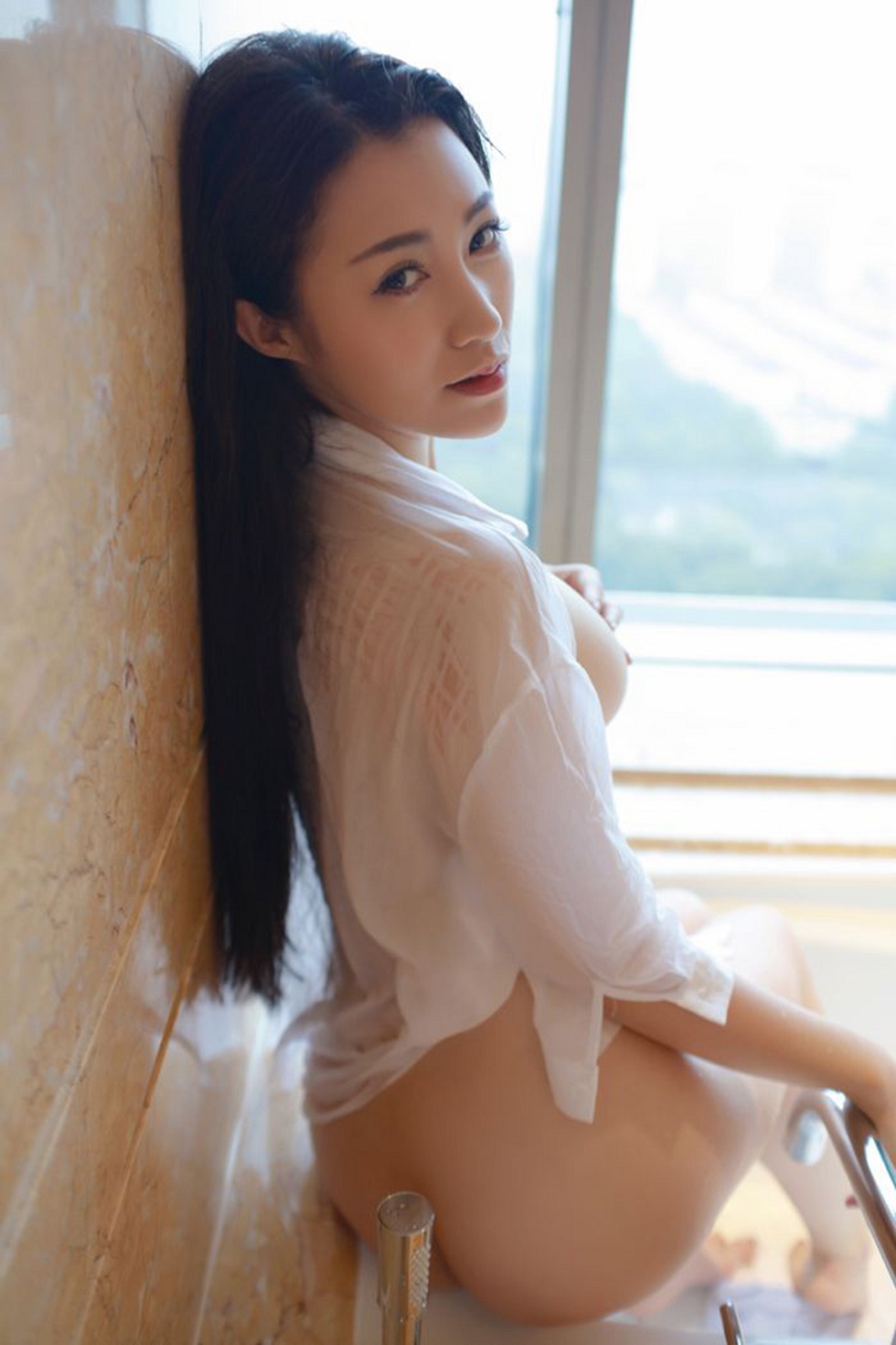 [MFStar模范学院]Vol.065_嫩模夏玲蔓浴室里白衬衫湿身诱惑秀豪乳美臀写真50P