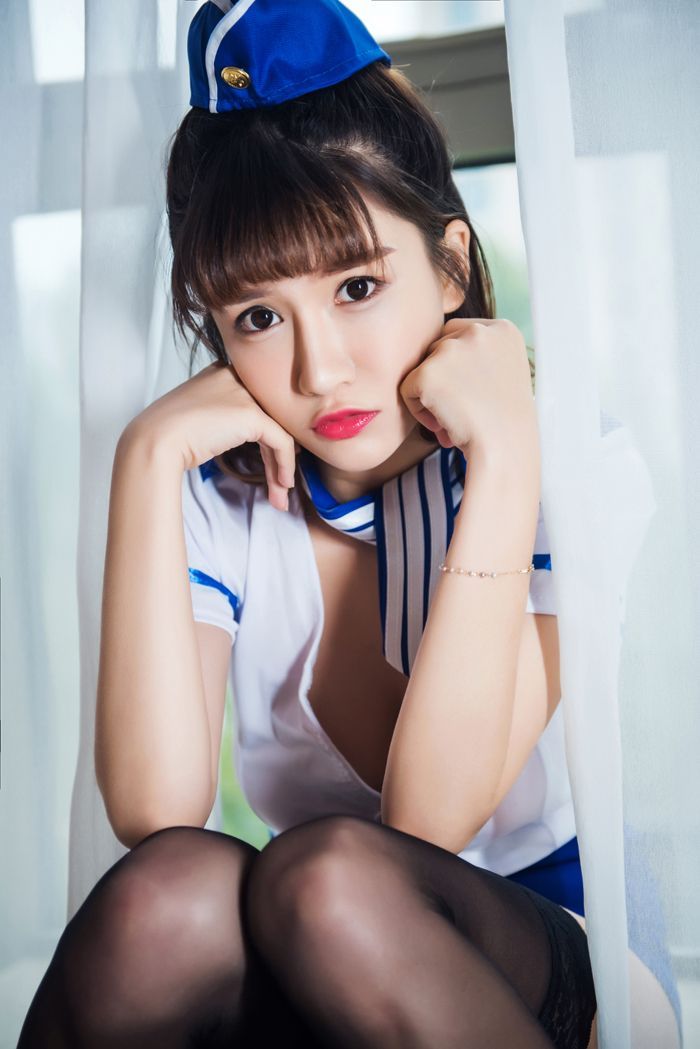 制服萝莉郭美美红袍配黑丝诱惑满满(图10)