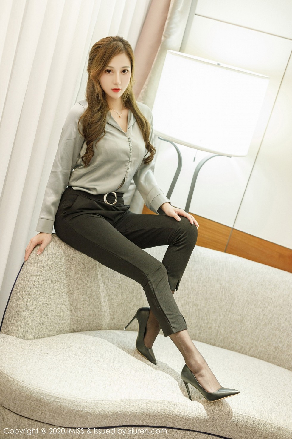 [IMISS爱蜜社]Vol.492_气质女神Lavinia肉私房脱典雅服饰露性感内衣完美身材诱惑写真57P
