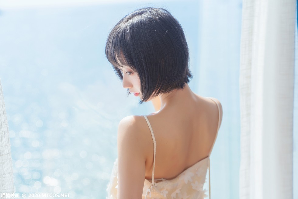 [喵糖映画]Vol.201_花色吊带睡衣美女居家暖阳的海主题椅子上靓丽迷人写真22P