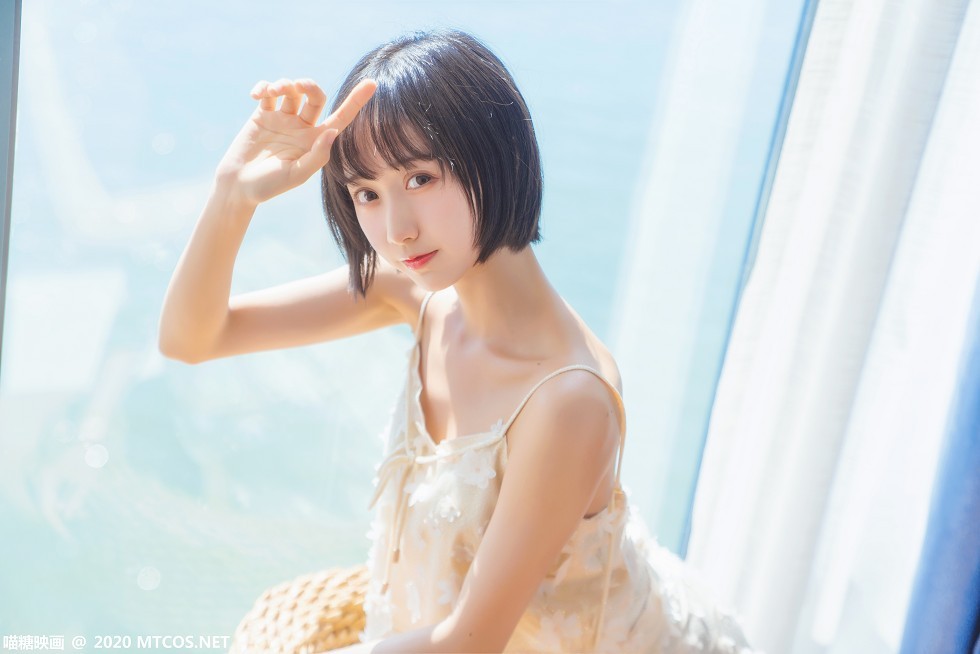 [喵糖映画]Vol.201_花色吊带睡衣美女居家暖阳的海主题椅子上靓丽迷人写真22P