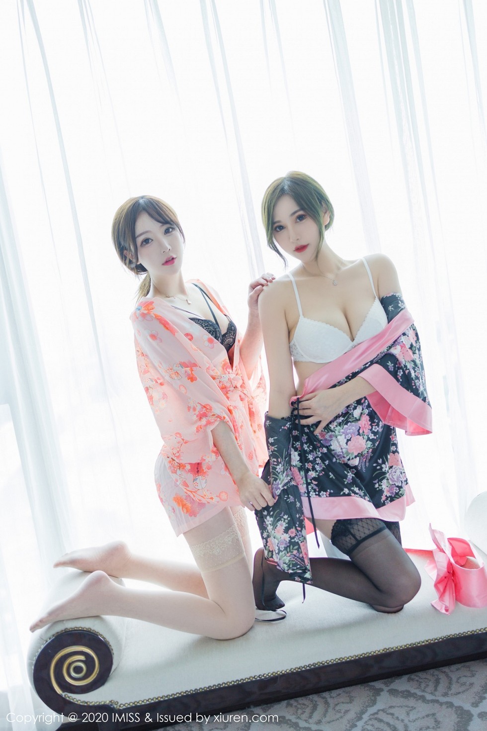 [IMISS爱蜜社]Vol.493_丽质模特Lavinia肉肉＆LindaLinda私房性感内衣完美诱惑写真73P