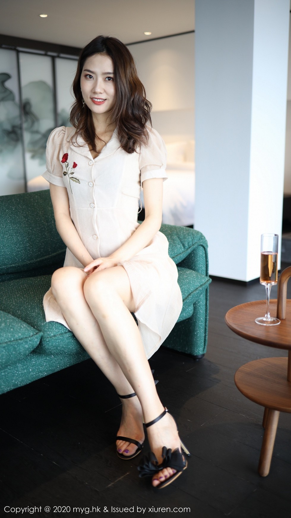 [MyGirl美媛馆]Vol.447_嫩模方子萱大理旅拍私房典雅长裙半脱秀完美身材诱惑写真92P