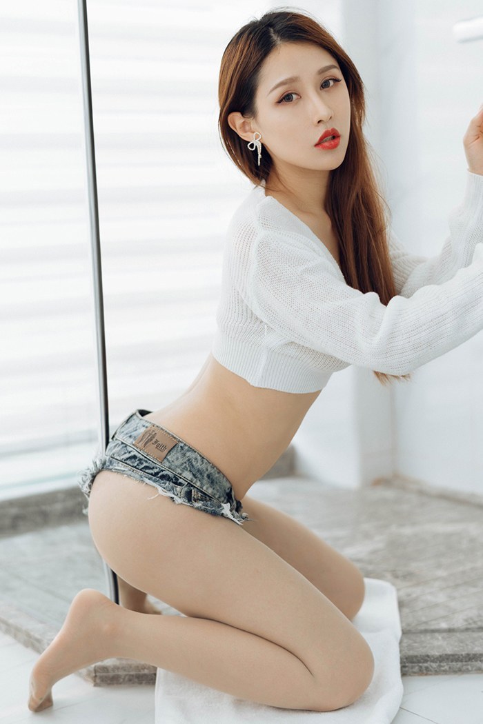 娇羞御姐徐安安肉丝牛仔美腿顺滑(图31)