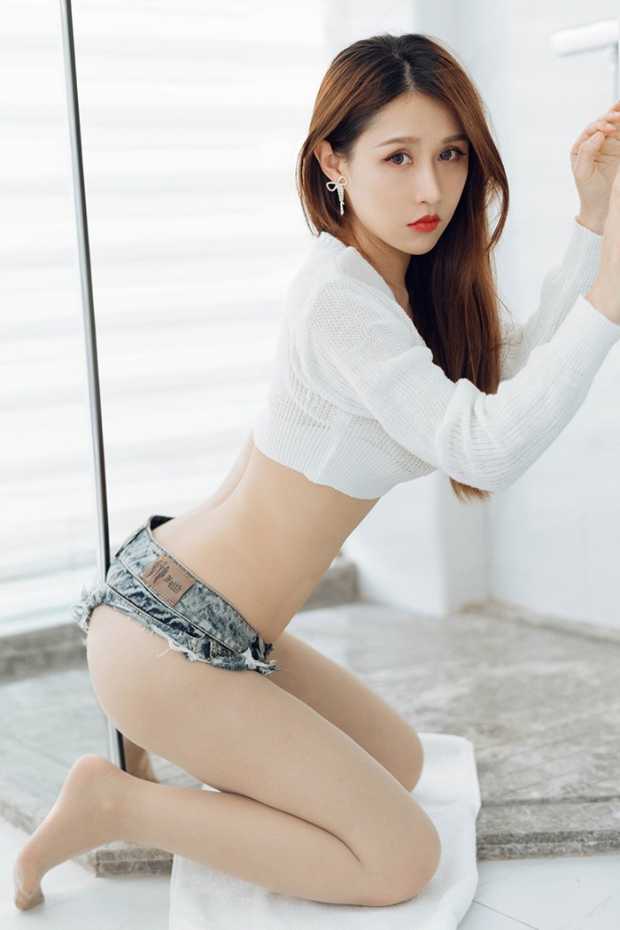 娇羞御姐徐安安肉丝牛仔美腿顺滑(图34)