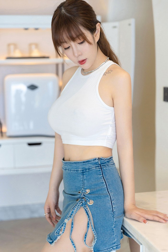完美女人王雨纯极品爆乳若隐若现(图2)