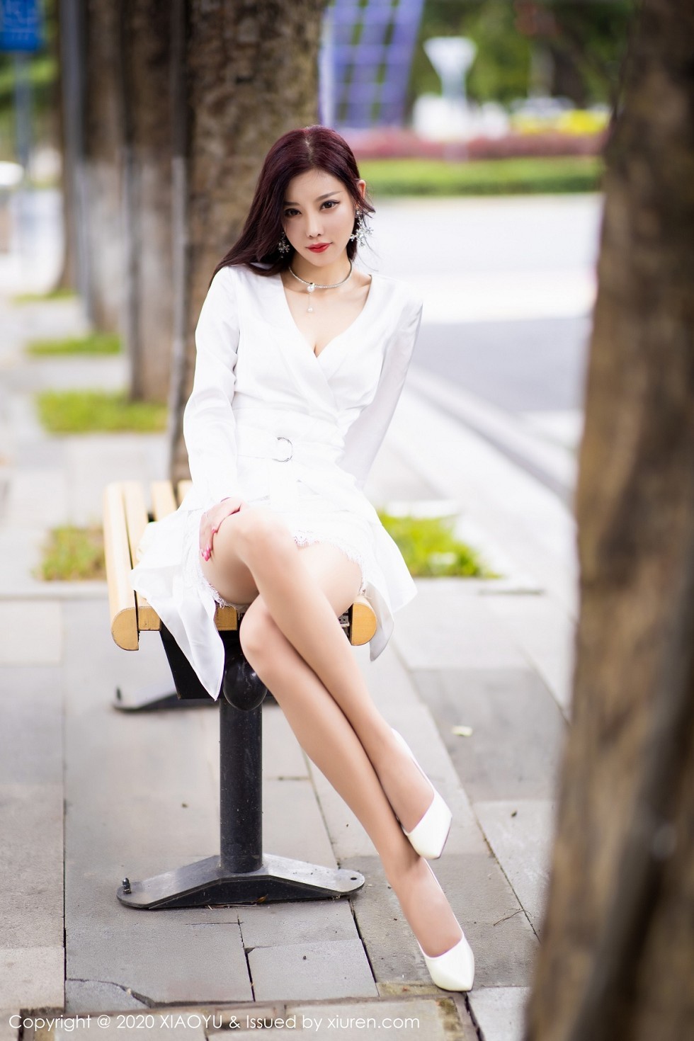 [XiaoYu画语界]Vol.353_女神杨晨晨sugar阳朔旅拍室外车拍白衬衣配性感内衣诱惑写真84P