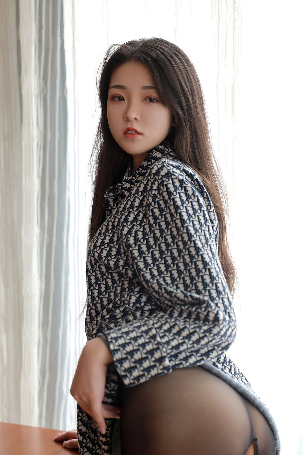 [MFStar模范学院]Vol.374_嫩模Laura苏雨彤格子衬衫秀性感内衣无内黑丝裤袜诱惑写真52P