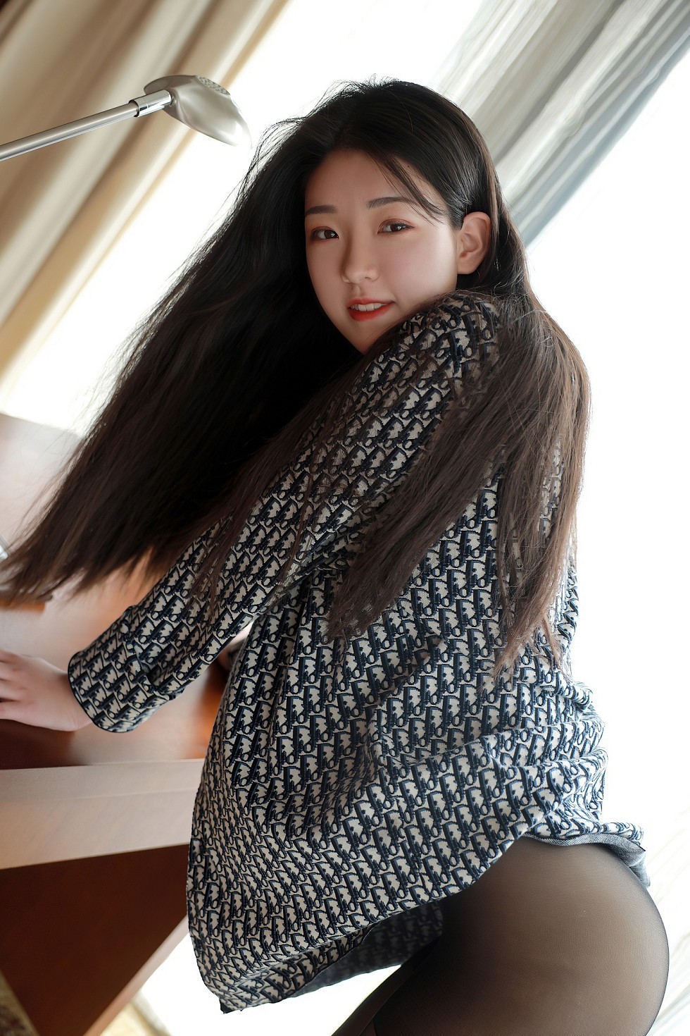 [MFStar模范学院]Vol.374_嫩模Laura苏雨彤格子衬衫秀性感内衣无内黑丝裤袜诱惑写真52P