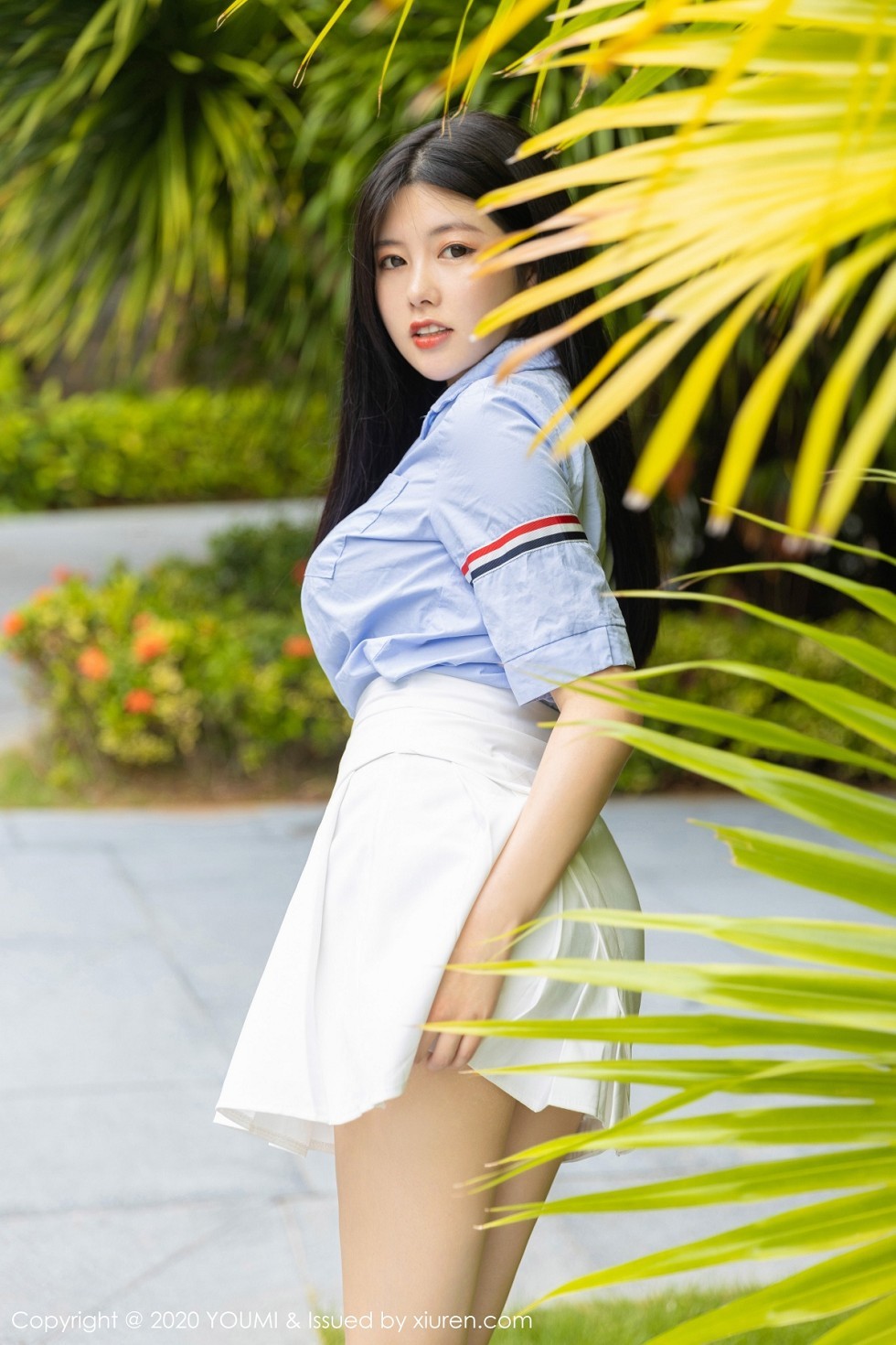 [YouMi尤蜜荟]Vol.513_女神娜露Selena三亚旅拍清纯校园风半脱露完美身材诱惑写真63P
