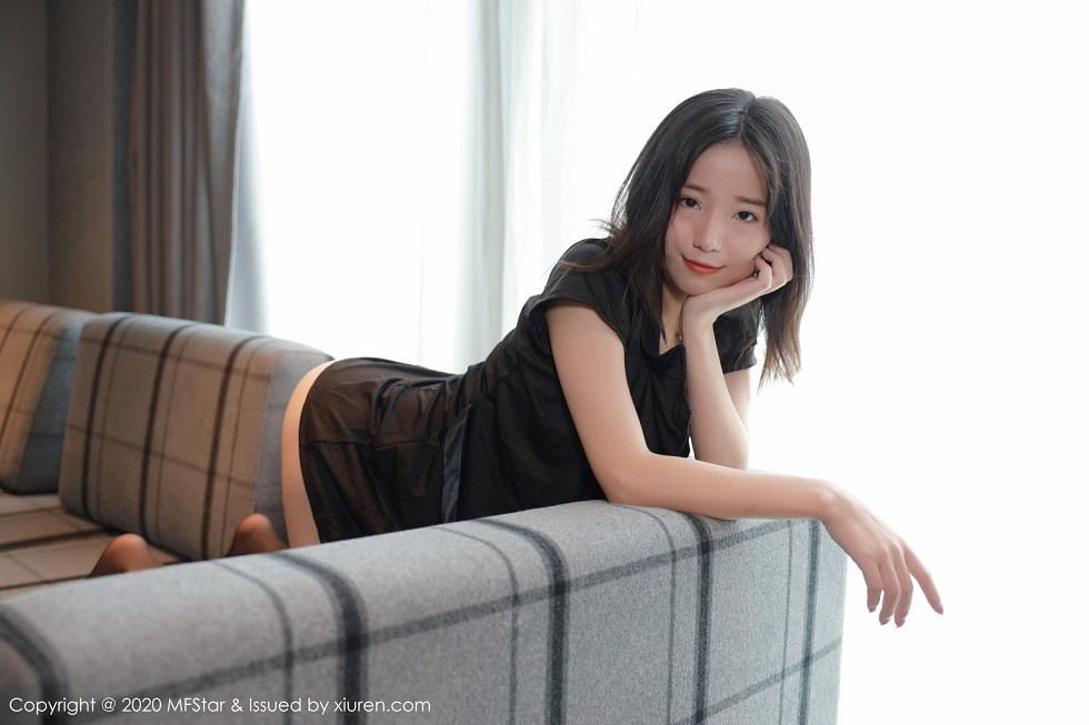 [MFStar模范学院]Vol.375_嫩模仓井优香私房黑色服饰配丁字裤黑色蕾丝袜魅惑写真66P