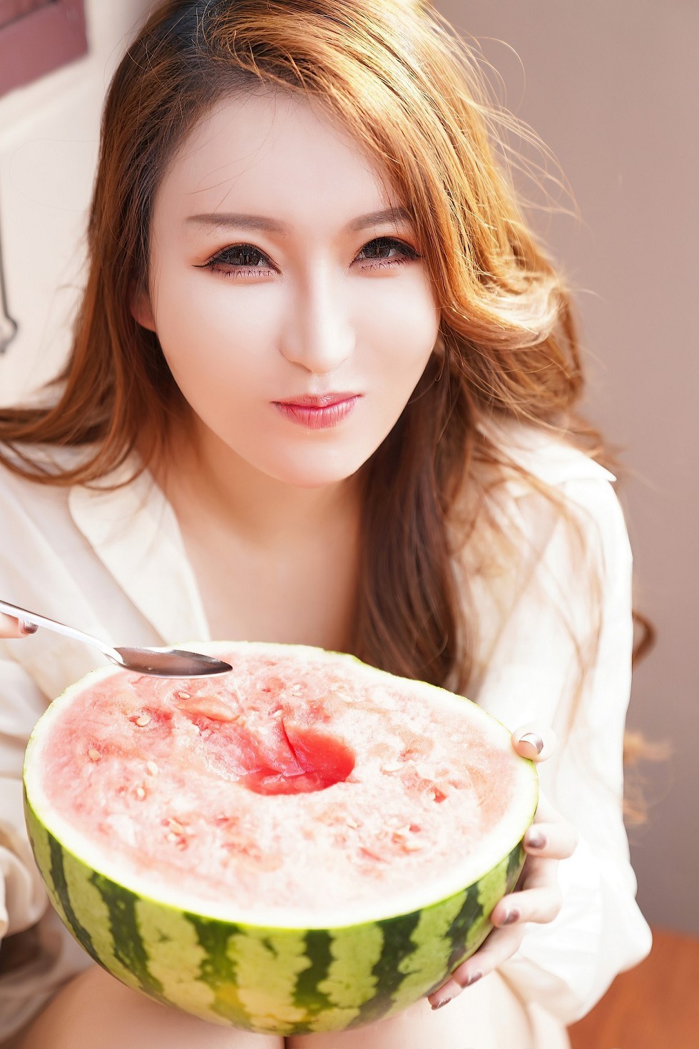 XiuRen第2482期_女神Egg-尤妮丝私房真空白衬衣秀魔鬼身材半露豪乳极致诱惑写真78P