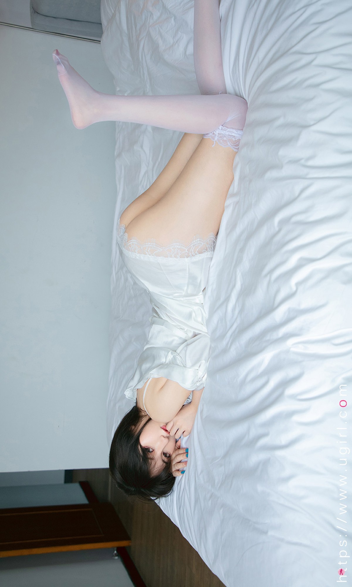 [Ugirls爱尤物]No.1914_嫩模悠悠私房性感情趣内衣配白色蕾丝袜秀火辣身材诱惑写真35P