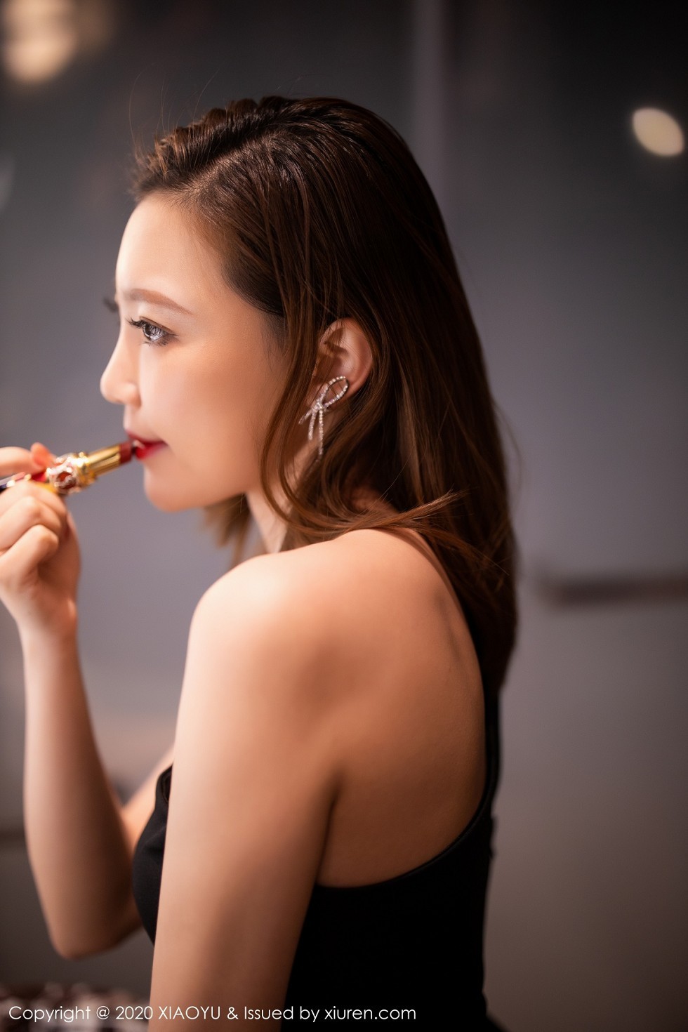[XiaoYu画语界]Vol.356_女神冯木木LRIS绚丽光影时尚车拍主题无内黑丝裤袜诱惑写真110P