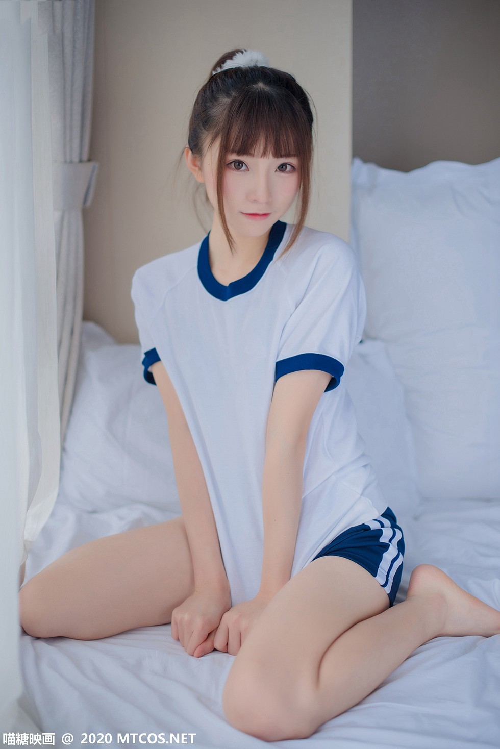 [喵糖映画]Vol.222_清纯学妹私房床上清凉体操服秀白嫩美腿靓丽迷人写真47P