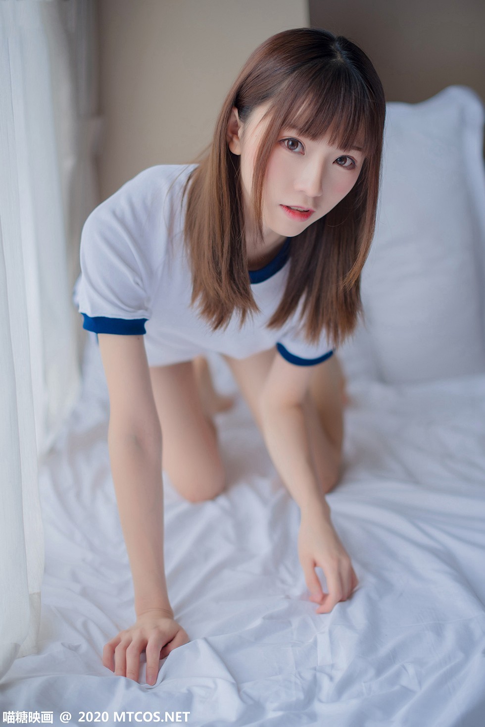 [喵糖映画]Vol.222_清纯学妹私房床上清凉体操服秀白嫩美腿靓丽迷人写真47P