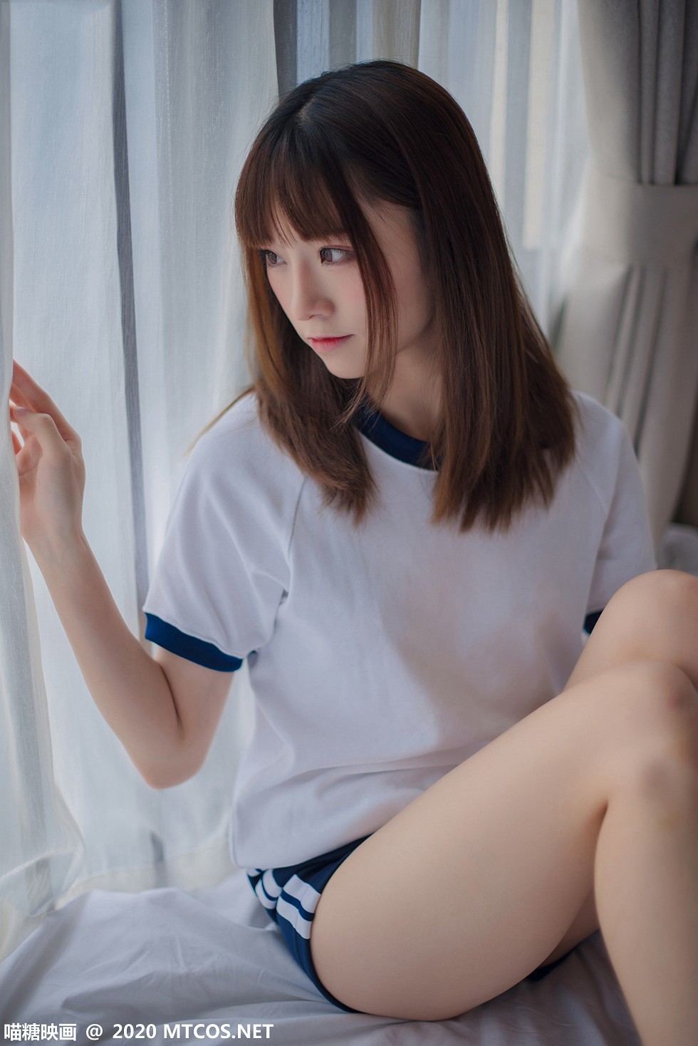 [喵糖映画]Vol.222_清纯学妹私房床上清凉体操服秀白嫩美腿靓丽迷人写真47P
