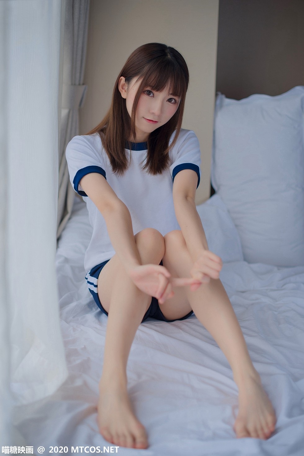 [喵糖映画]Vol.222_清纯学妹私房床上清凉体操服秀白嫩美腿靓丽迷人写真47P