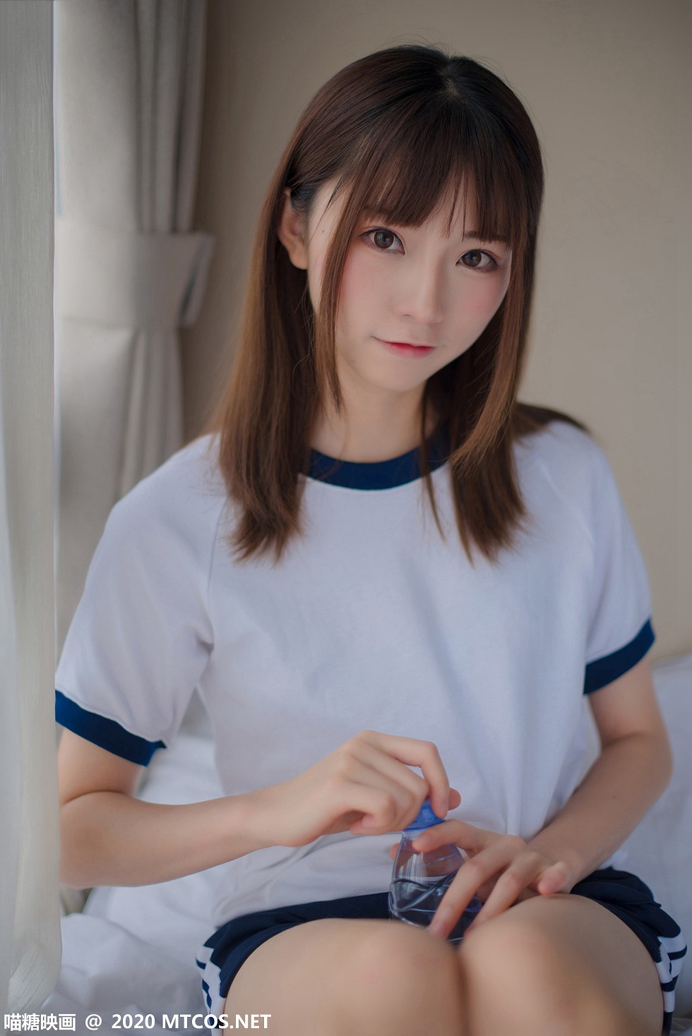[喵糖映画]Vol.222_清纯学妹私房床上清凉体操服秀白嫩美腿靓丽迷人写真47P