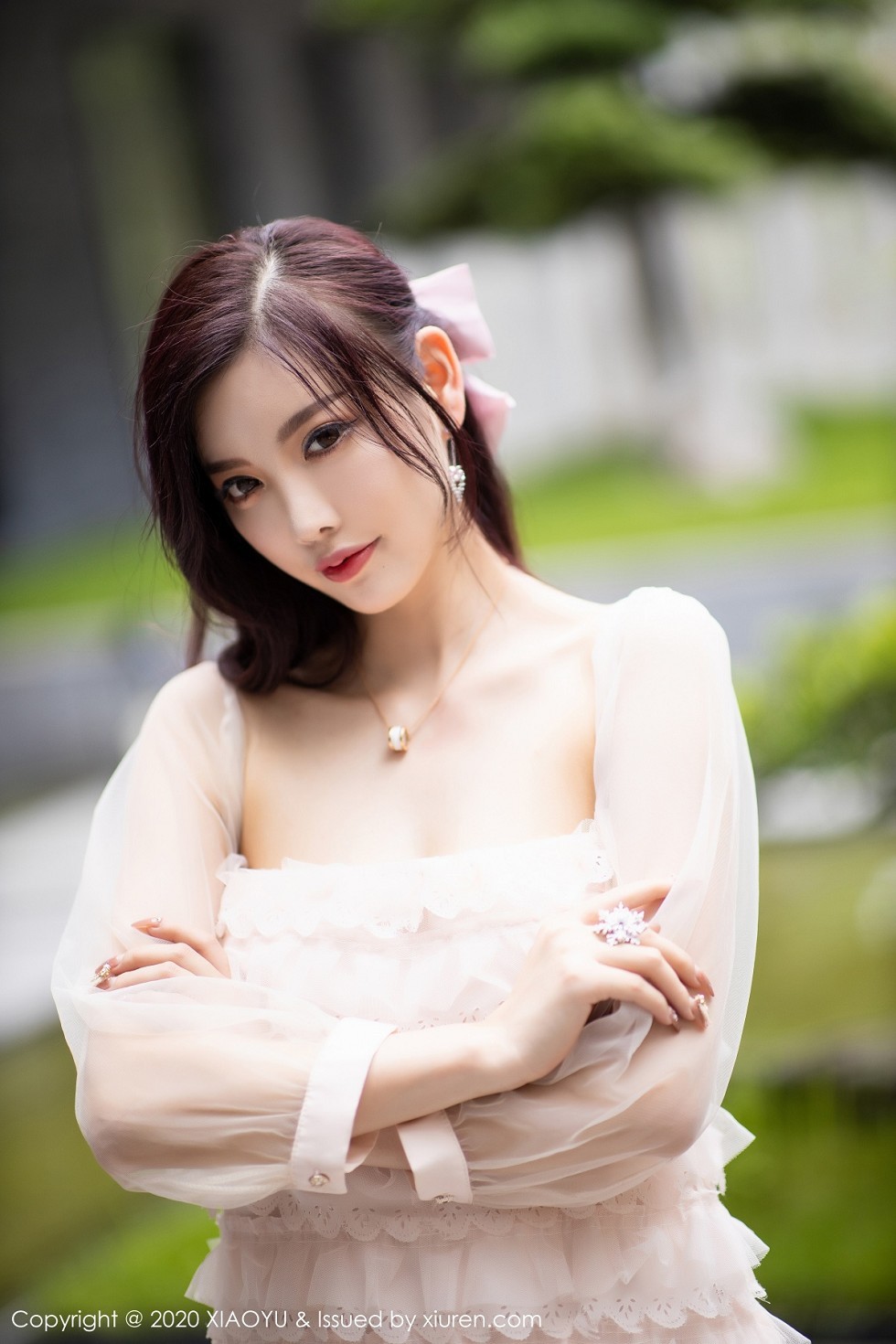 [XiaoYu画语界]Vol.358_女神杨晨晨sugar阳朔旅拍粉色运动内衣秀魔鬼身材诱惑写真70P