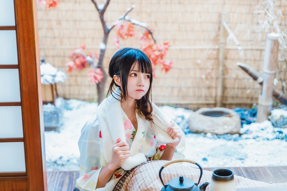 [喵糖映画]Vol.234_花色和服美少女户外红色枫叶下更显清爽迷人写真25P