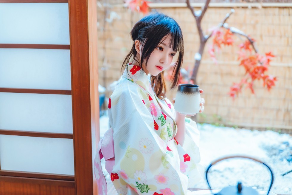 [喵糖映画]Vol.234_花色和服美少女户外红色枫叶下更显清爽迷人写真25P