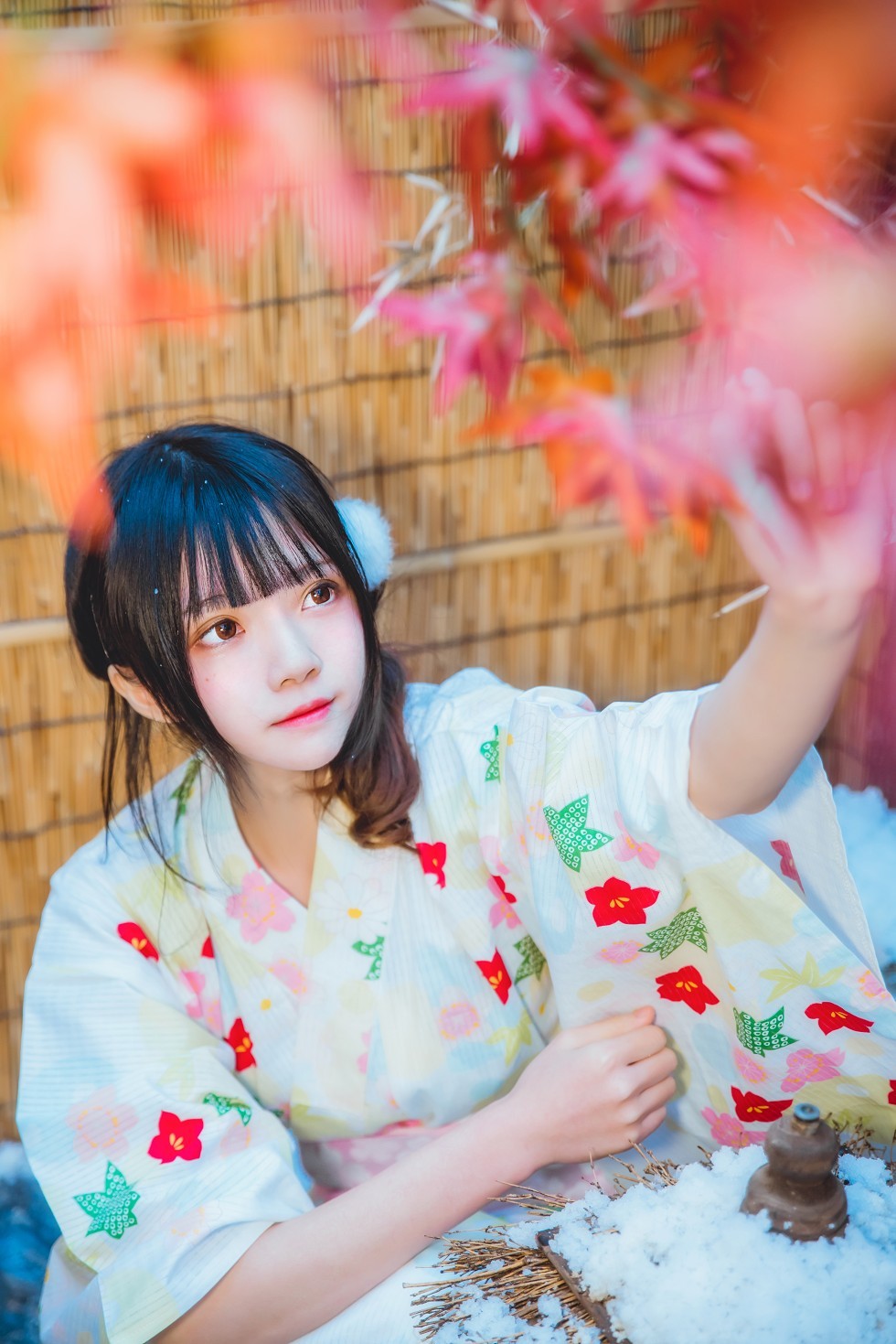 [喵糖映画]Vol.234_花色和服美少女户外红色枫叶下更显清爽迷人写真25P