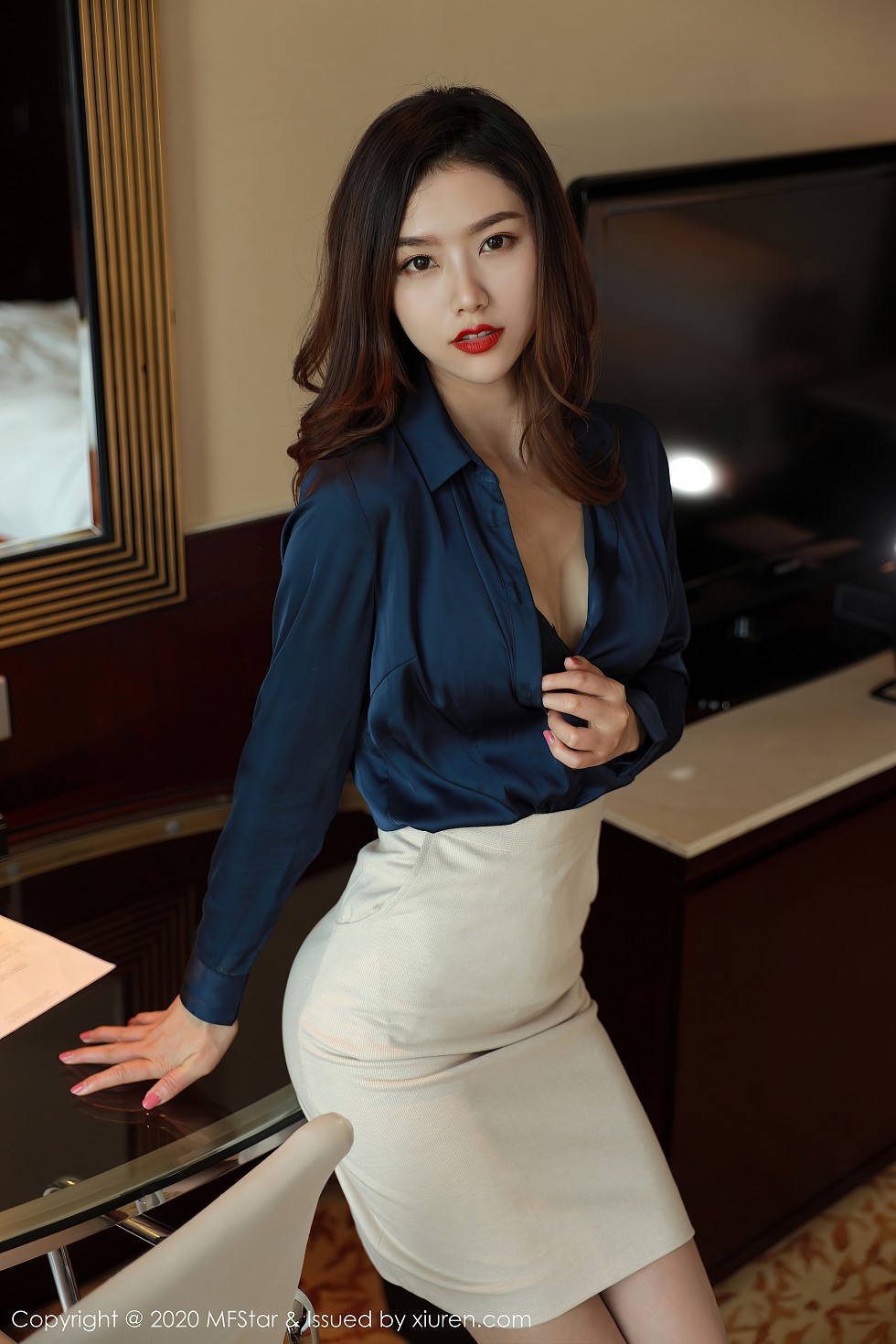 [MFStar模范学院]Vol.381_嫩模方子萱经典职场秘书0L主题黑色内衣配肉丝裤袜诱惑写真71P