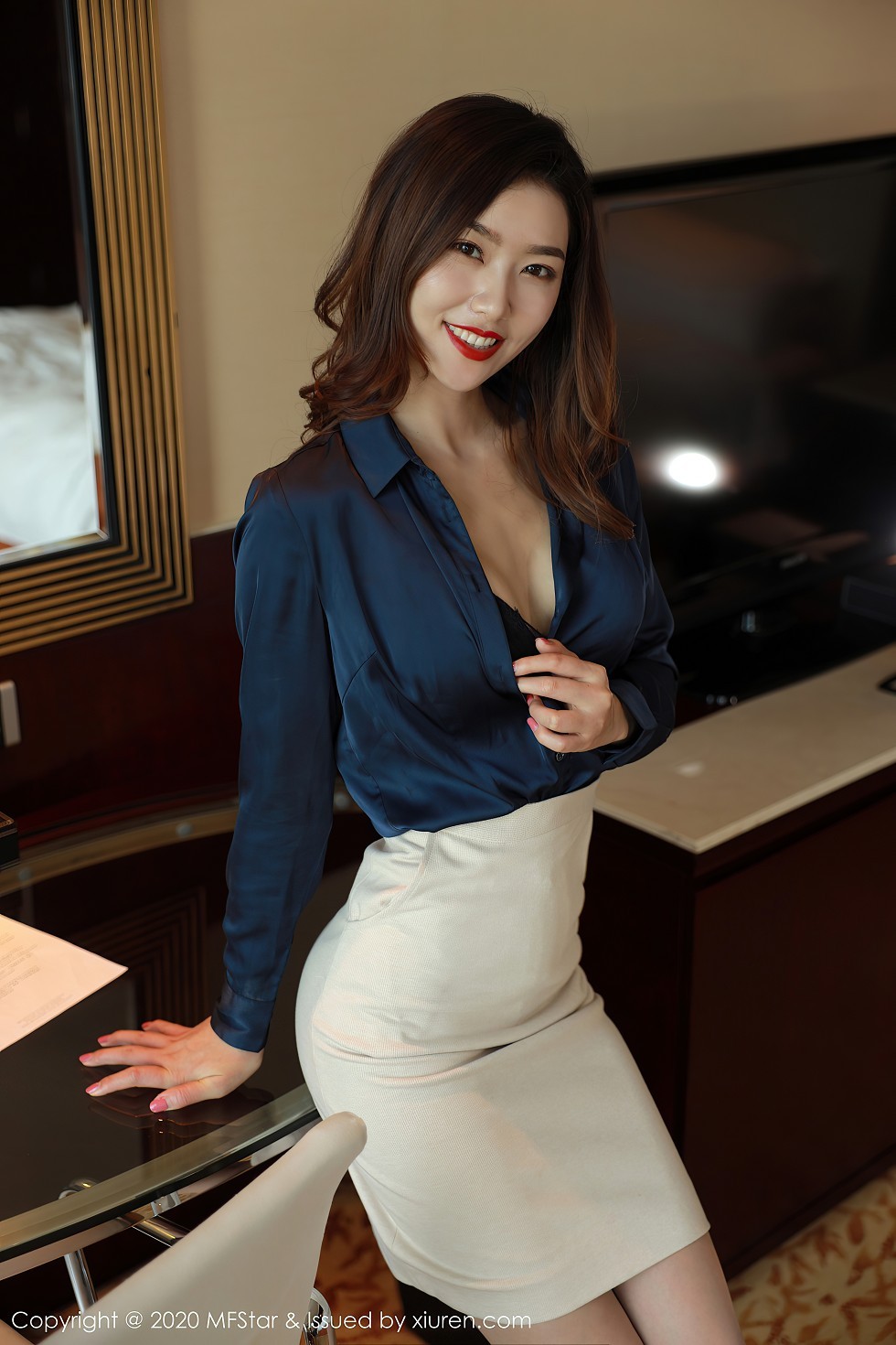 [MFStar模范学院]Vol.381_嫩模方子萱经典职场秘书0L主题黑色内衣配肉丝裤袜诱惑写真71P