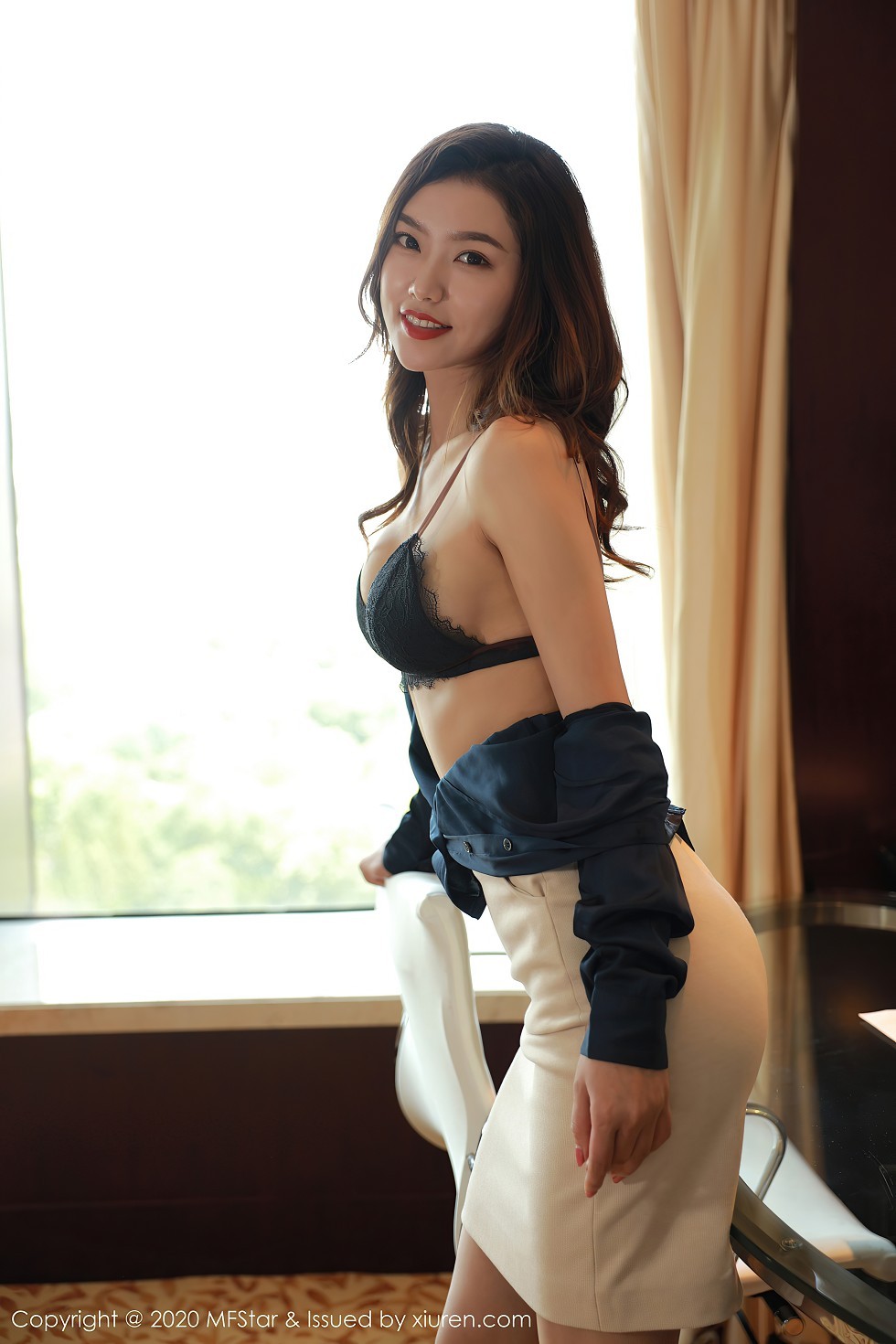 [MFStar模范学院]Vol.381_嫩模方子萱经典职场秘书0L主题黑色内衣配肉丝裤袜诱惑写真71P