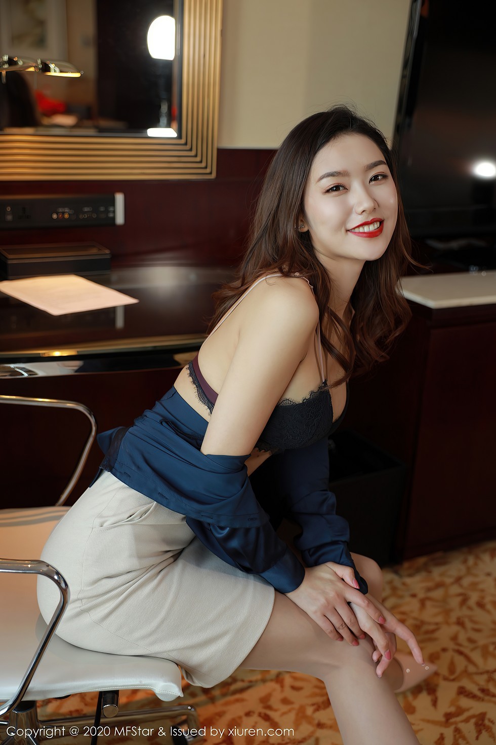 [MFStar模范学院]Vol.381_嫩模方子萱经典职场秘书0L主题黑色内衣配肉丝裤袜诱惑写真71P