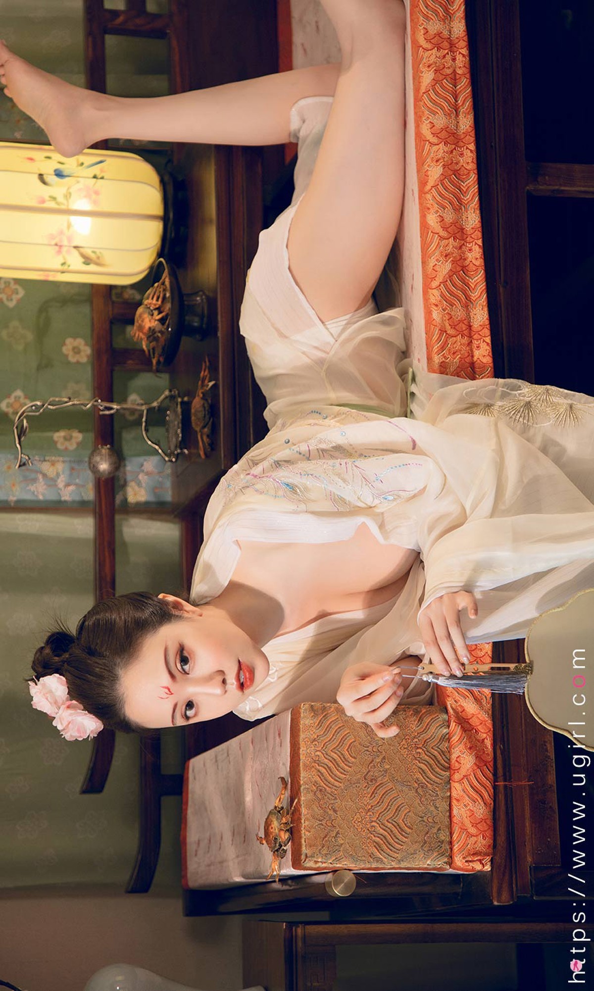 [Ugirls爱尤物]No.1923_嫩模妮小妖中秋花满月夜主题低胸古典服饰秀豪乳诱惑写真35P