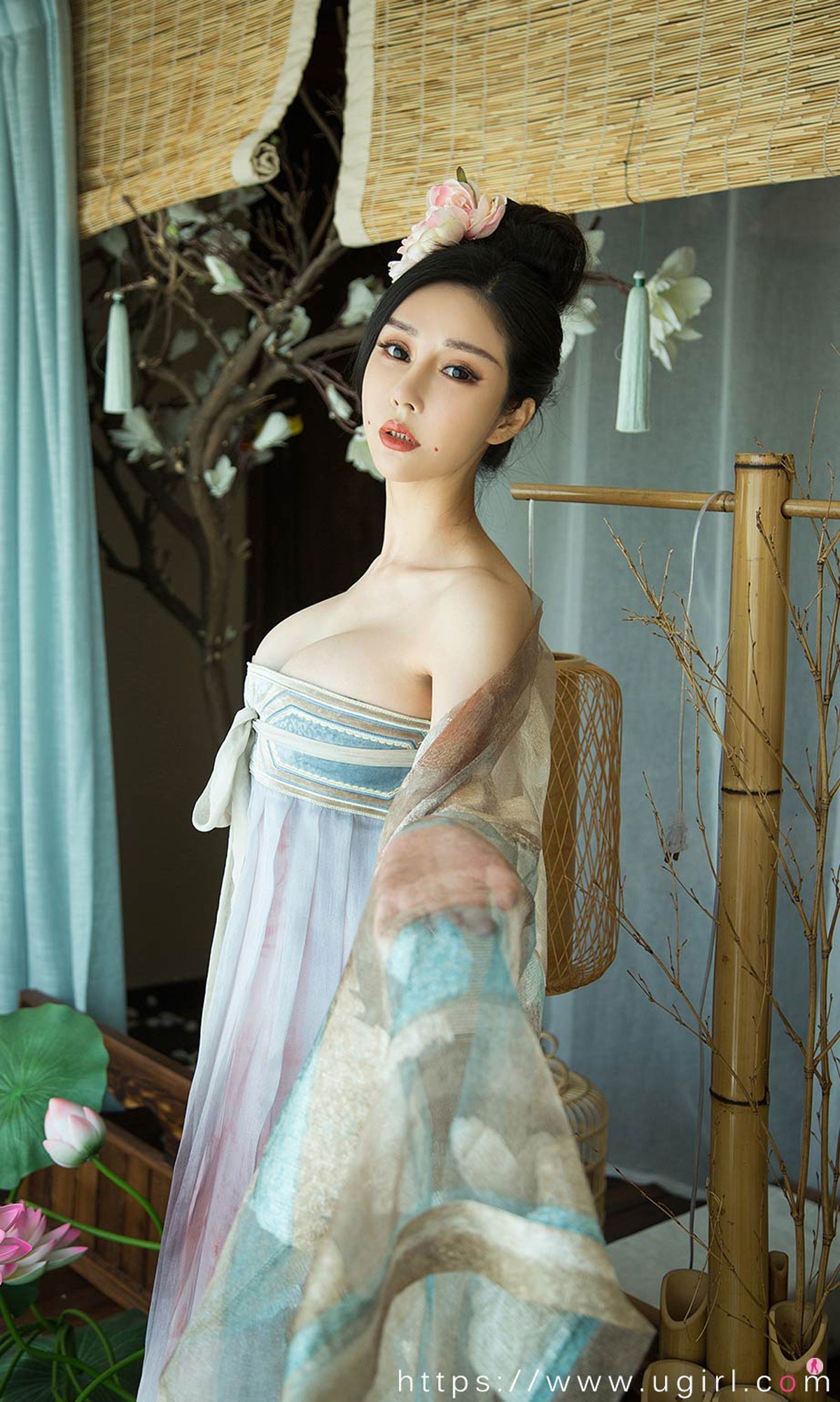 [Ugirls爱尤物]No.1924_嫩模田冰冰满月情人主题私房古韵连身裙秀完美身材诱惑写真35P